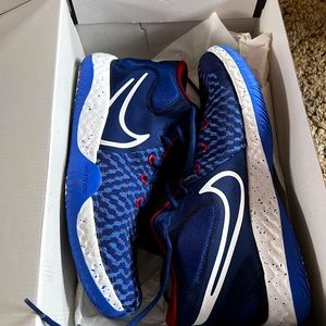 KD Trey 5 VIII size 11 Men’s basketball shoes